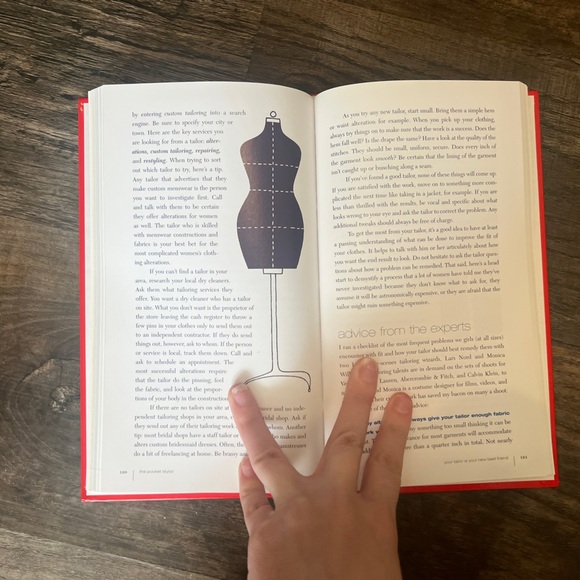 REMOVING TODAY FINAL PRICE The Pocket Stylist Book - Picture 3 of 4